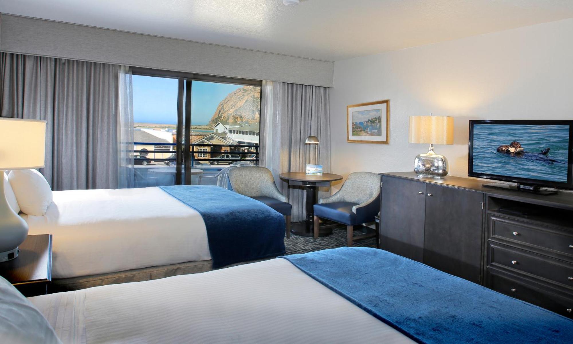 Bay View with Two Queen Beds - Stairs Only